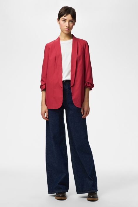 Pieces rode dames blazer | Model vooraanzicht