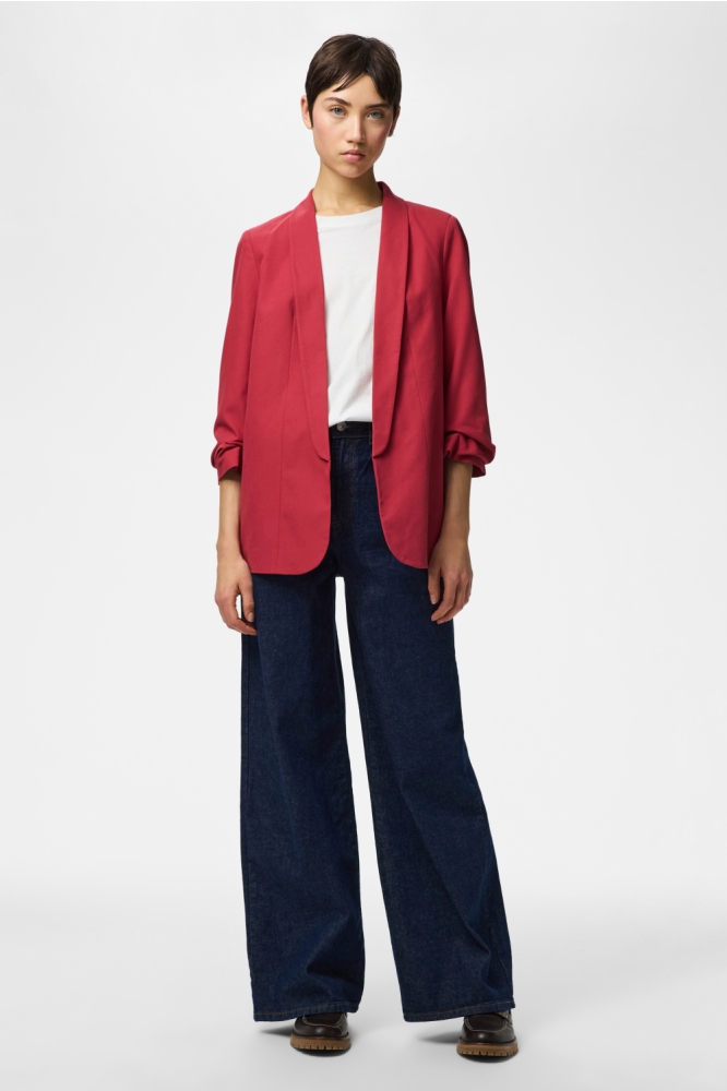 Pieces rode dames blazer | Model vooraanzicht