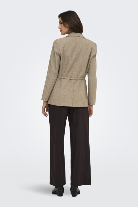 Jacqueline de Yong camel dames blazer | Model achteraanzicht