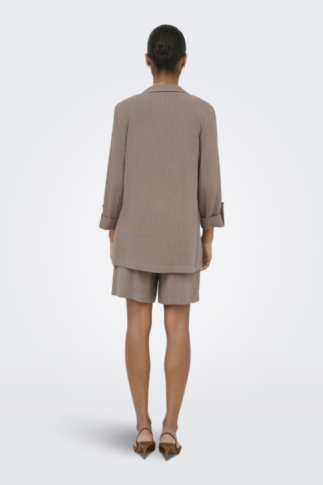 Only bruine dames blazer | Model achteraanzicht