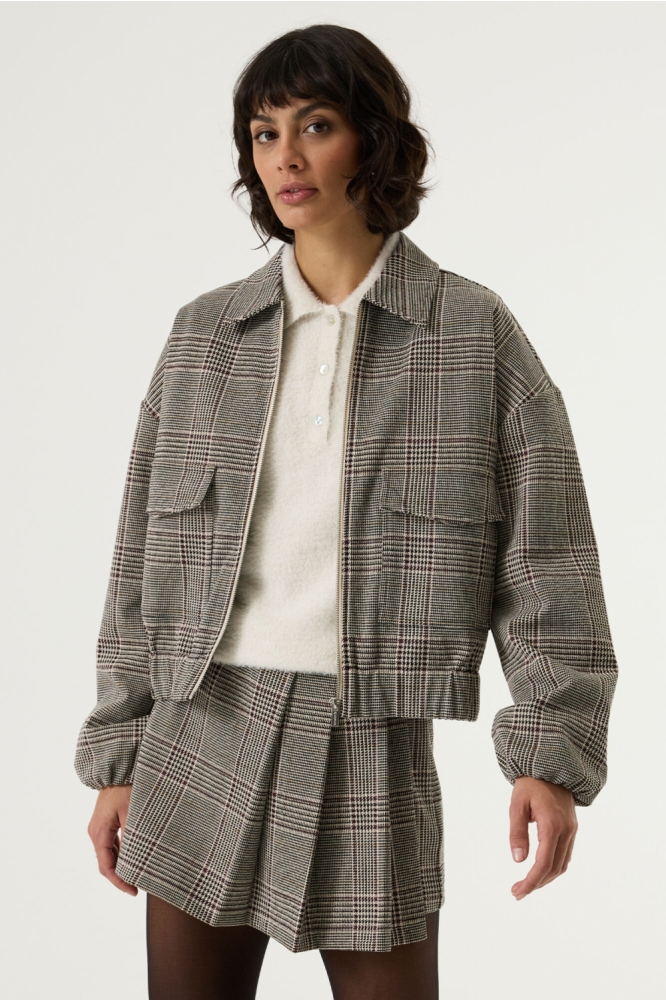 Garcia zwarte dames jas | Model vooraanzicht