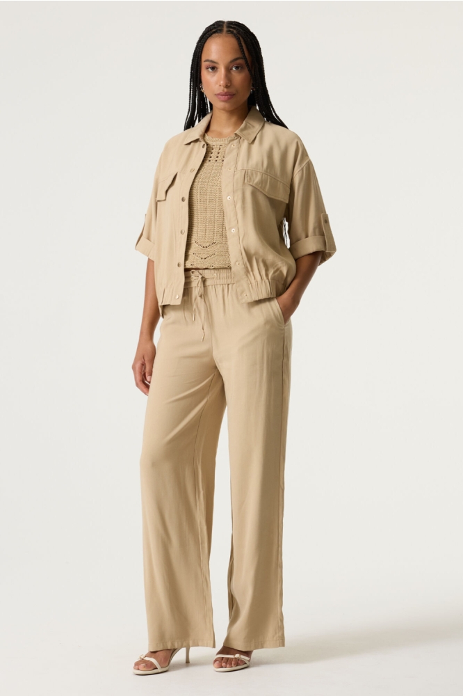 Garcia zand dames jas | Model