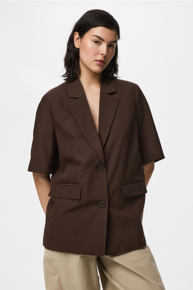 Pieces bruine dames blazer | Model vooraanzicht