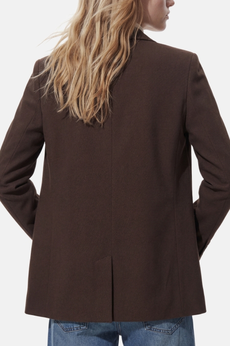 Pieces bruine dames blazer | Model achteraanzicht