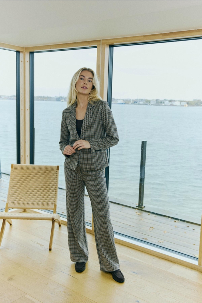 Freequent bruine dames blazer | Sfeerbeeld, In situatie