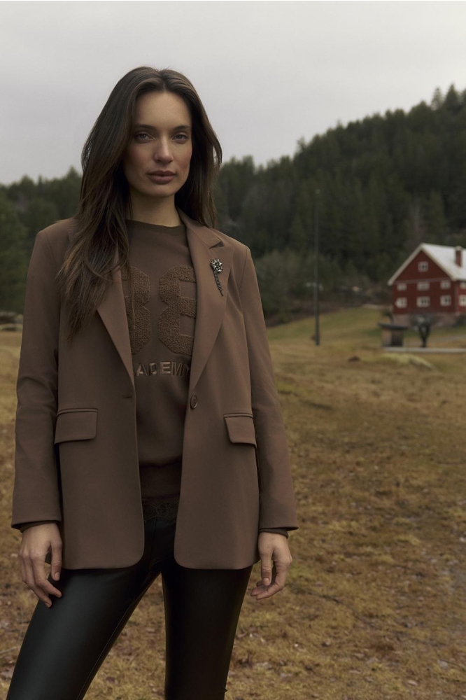 Lady Day bruine dames blazer | Sfeerbeeld, In situatie