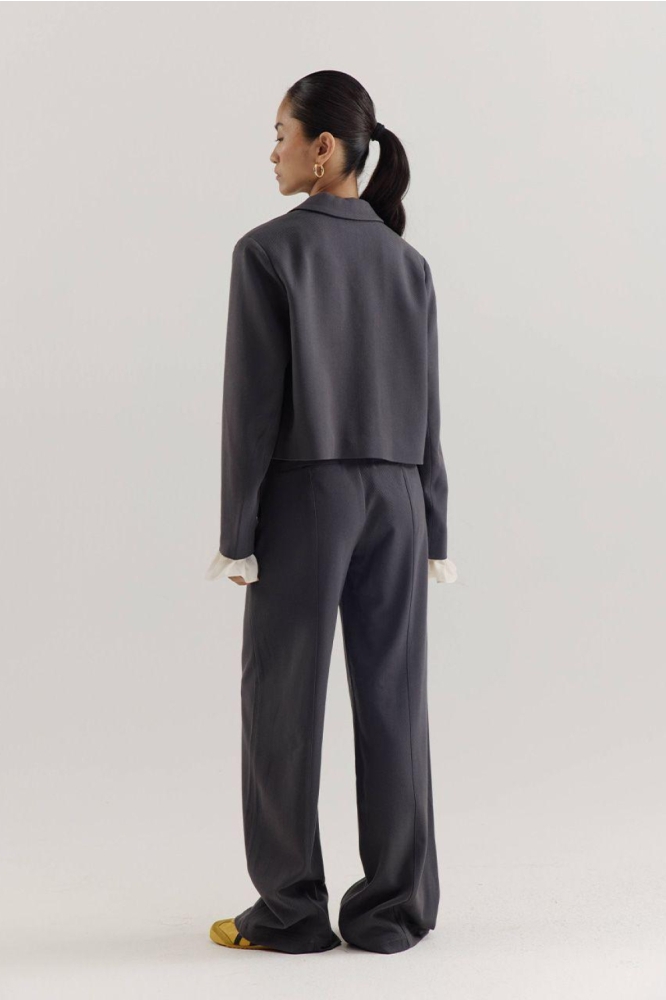 Harper & Yve grijze dames blazer | Model achteraanzicht