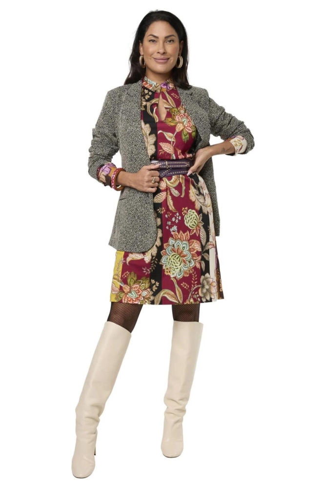 Tessa Koops zwarte dames blazer | Model