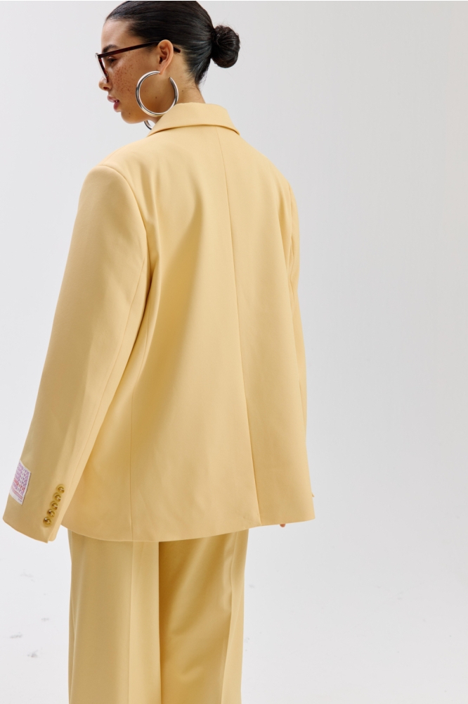 Harper & Yve gele dames blazer | Model achteraanzicht