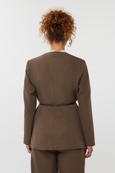 Ydence bruine dames blazer | Model achteraanzicht