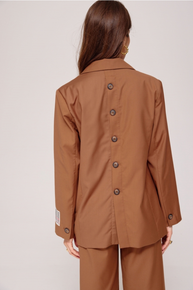 Harper & Yve camel dames blazer | Model achteraanzicht