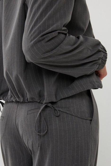 EsQualo grijze dames jas | Close up