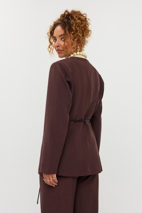 Ydence bruine dames blazer | Model zijaanzicht