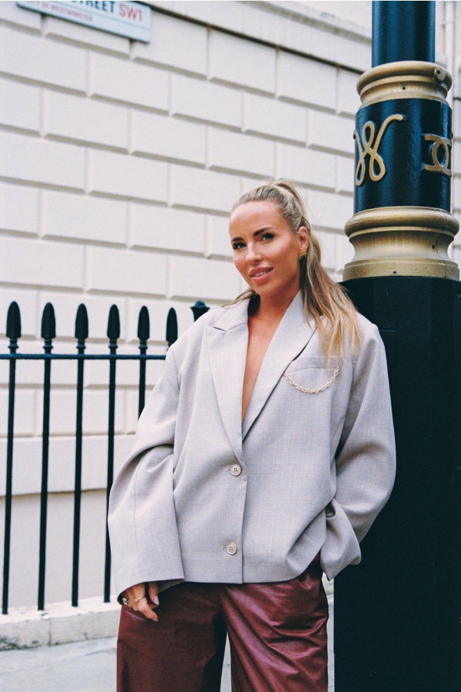 Refined Department beige dames blazer | Sfeerbeeld, In situatie