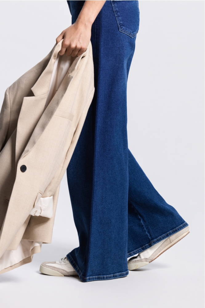 Juffrouw Jansen zand dames blazer | Close up