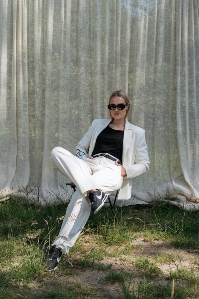 Zizo ecru dames blazer | Model