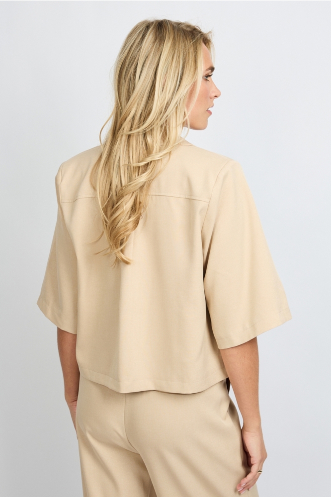 Fluresk zand dames blazer | Model achteraanzicht