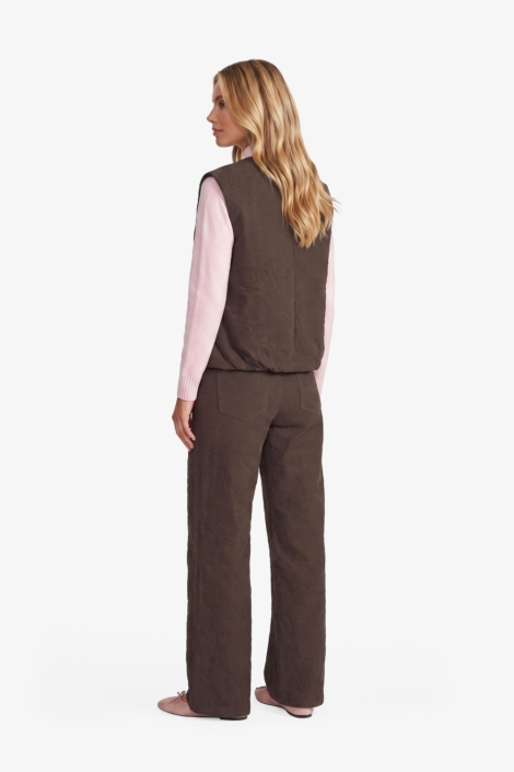 Fluresk bruine dames gilet | Model achteraanzicht