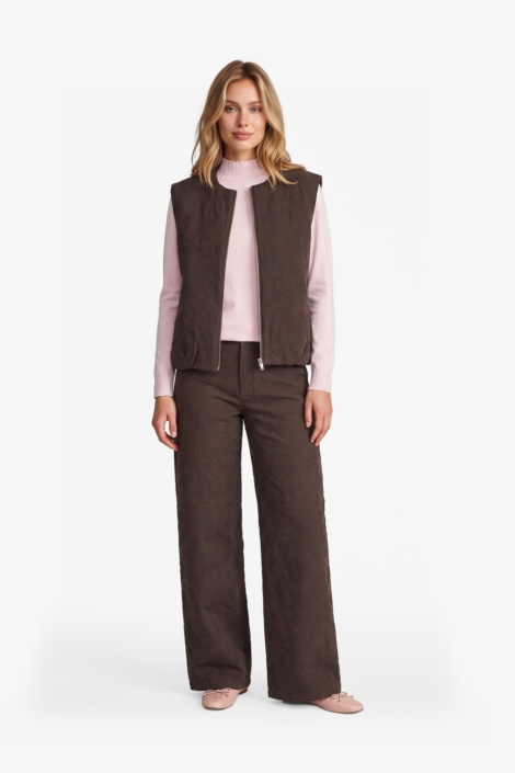 Fluresk bruine dames gilet | Model vooraanzicht