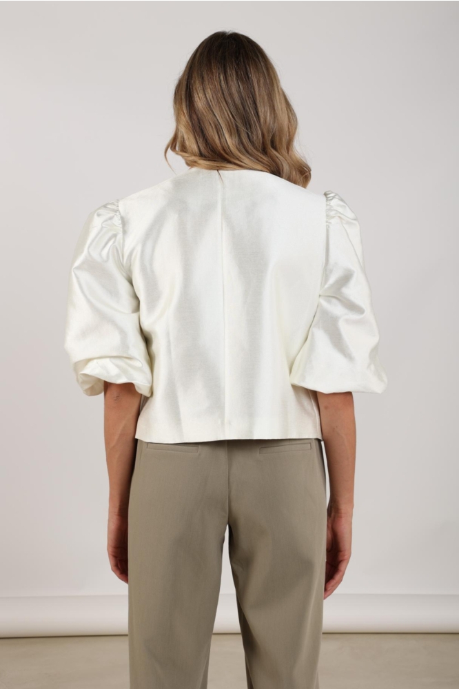 Nukus witte dames blazer | Model achteraanzicht