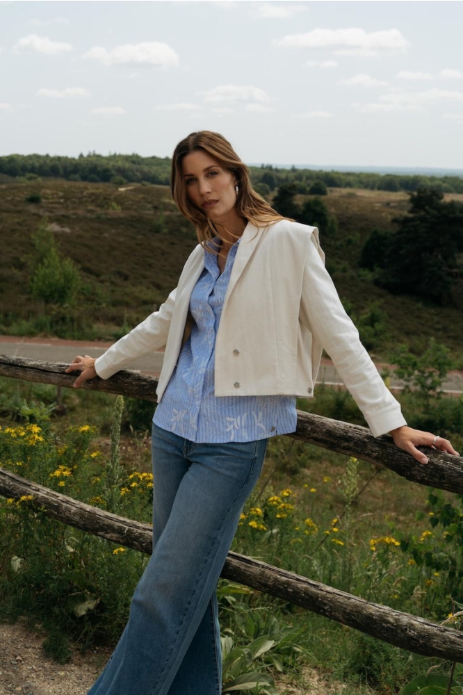 Maicazz ecru dames jas | Sfeerbeeld, In situatie