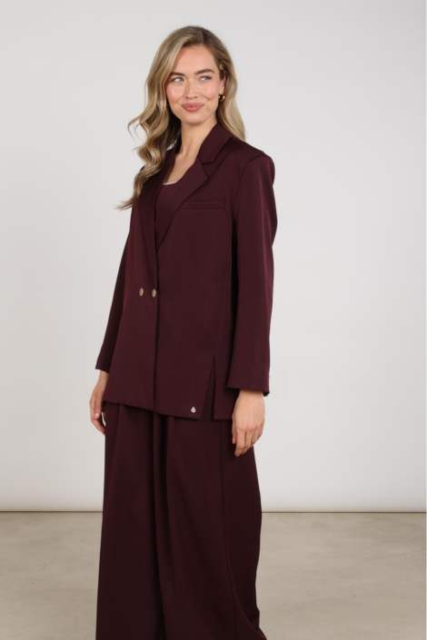 Nukus bordeaux dames blazer | Model zijaanzicht
