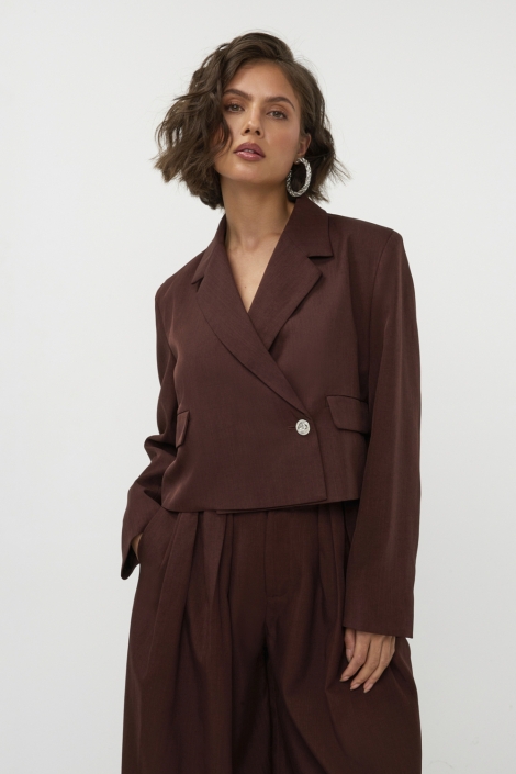 Studio Amaya bruine dames blazer | Model vooraanzicht