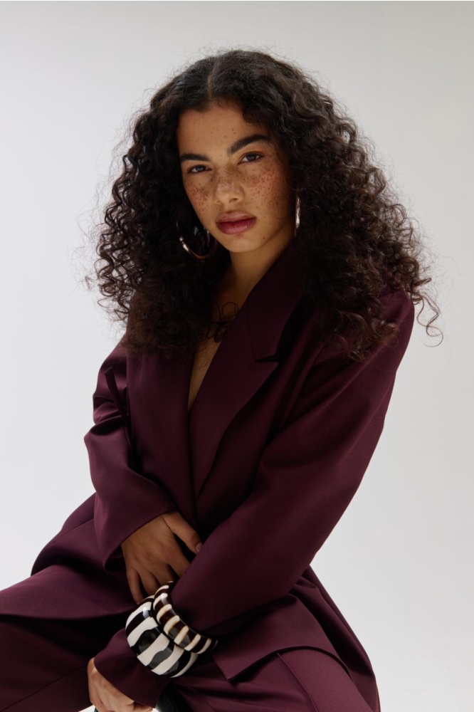 Harper & Yve bordeaux dames blazer | Model vooraanzicht