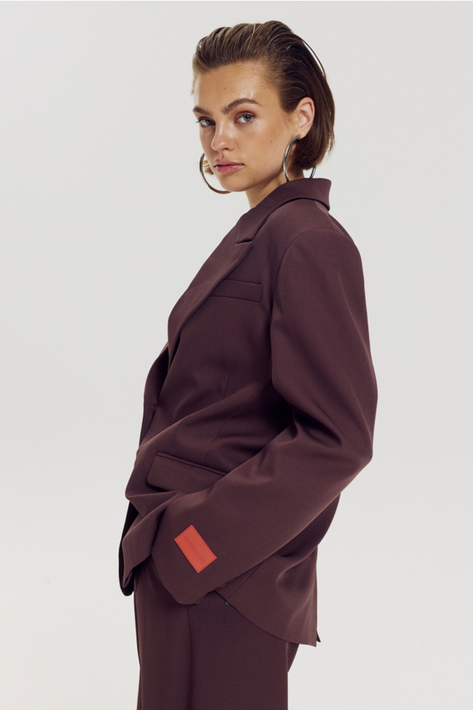 Harper & Yve paarse dames blazer | Model zijaanzicht