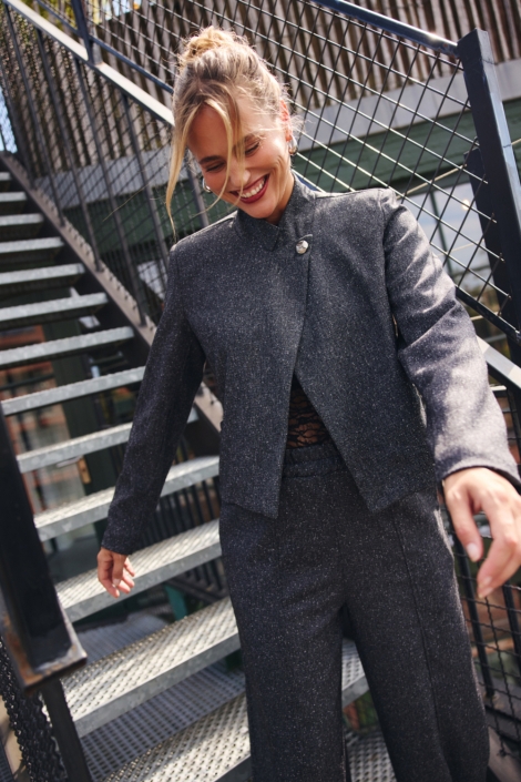 LolaLiza grijze dames blazer | Sfeerbeeld, In situatie