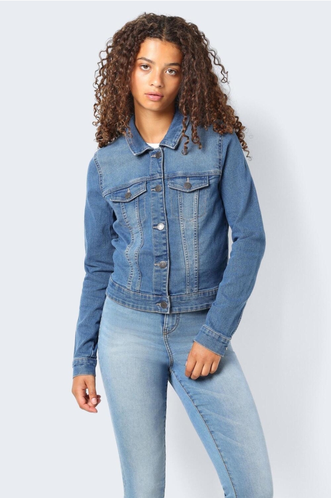 Noisy may blauwe dames jas | Model vooraanzicht