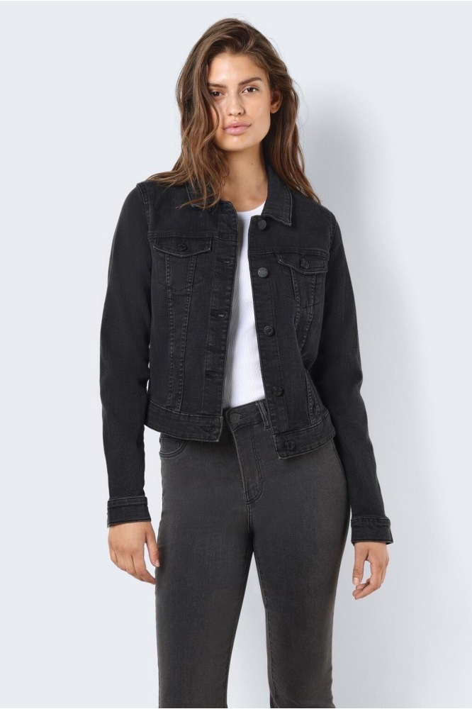 Noisy may zwarte dames jas | Model vooraanzicht