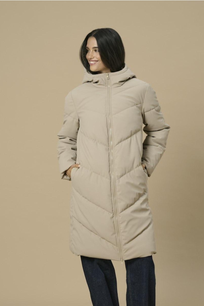 Jacqueline de Yong beige dames jas | Model vooraanzicht