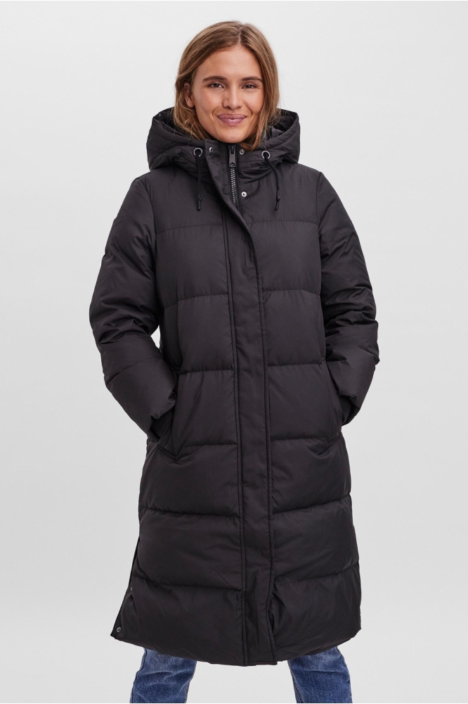 Vero Moda zwarte dames jas | Model vooraanzicht