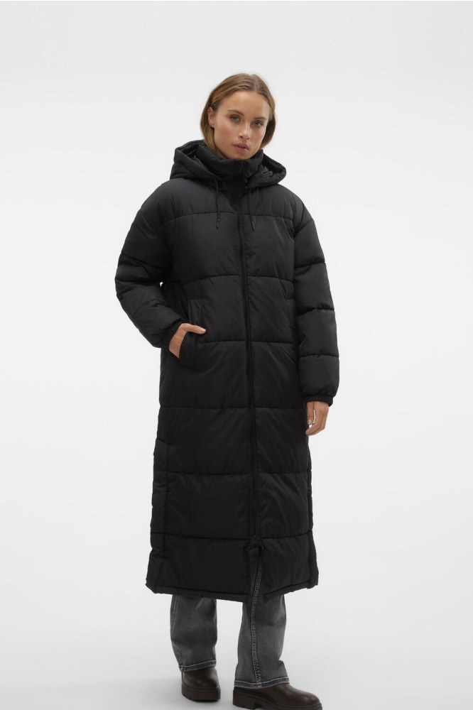 Vero Moda zwarte dames jas | Model vooraanzicht