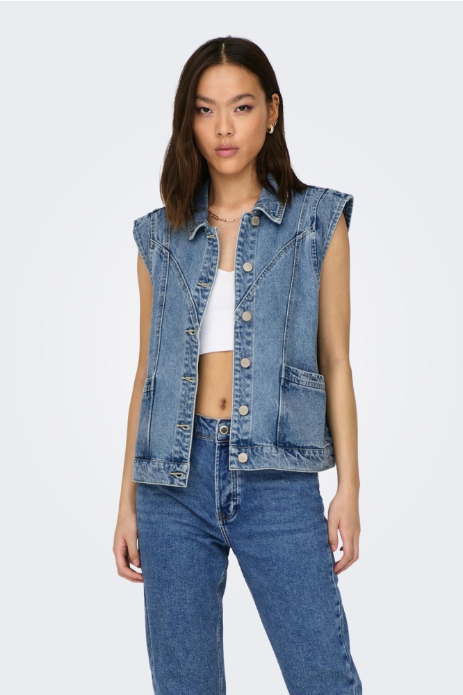Only blauwe dames gilet | Model vooraanzicht