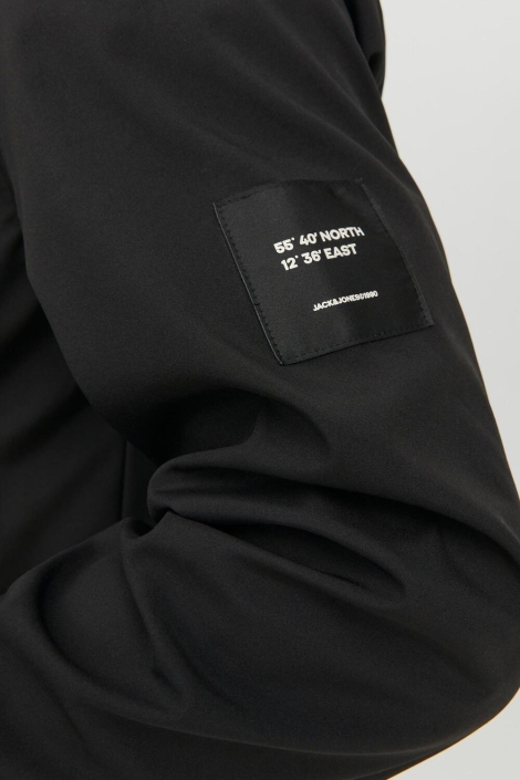 Jack & Jones zwarte heren jas | Close up