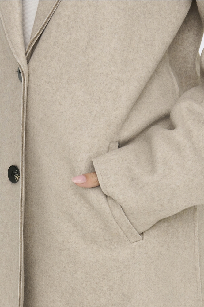 Only ecru dames jas | Close up