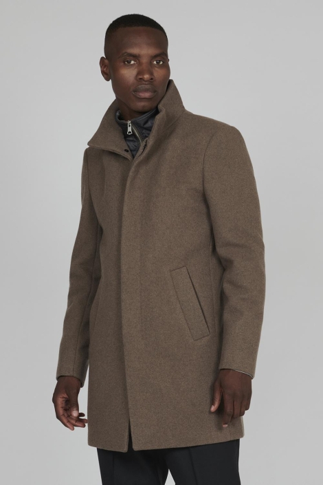 Matinique bruine heren jas | Model vooraanzicht