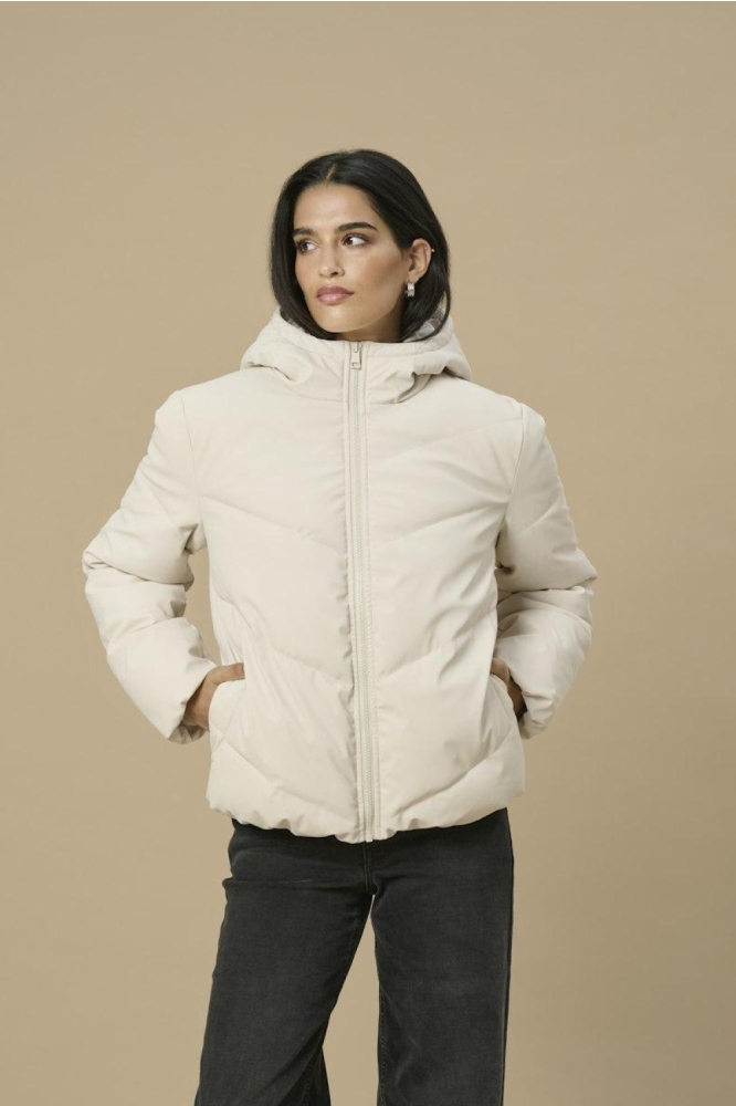 Jacqueline de Yong ecru dames jas | Model