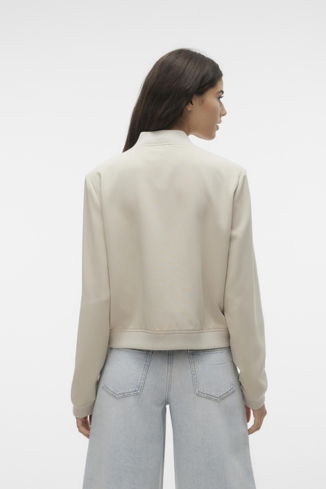 Vero Moda beige dames jas | Model achteraanzicht