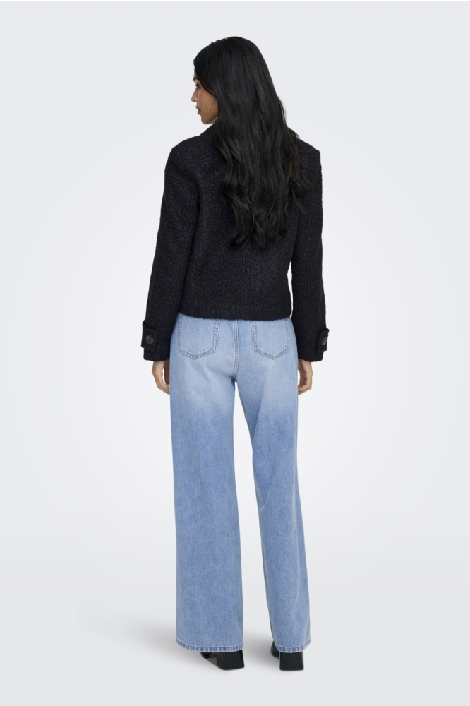 Only blauwe dames jas | Model achteraanzicht