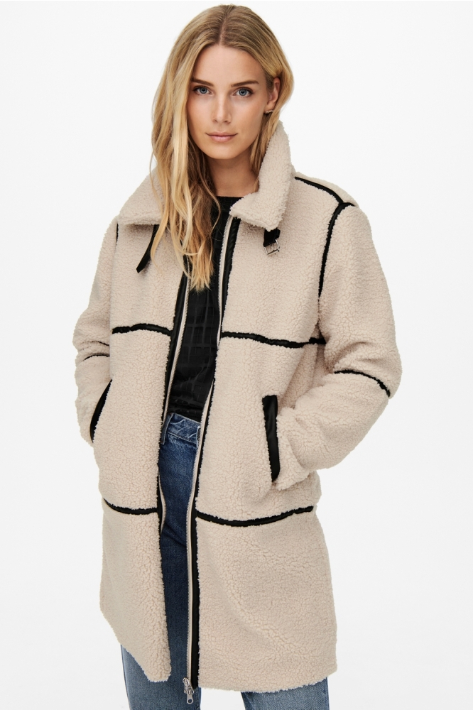 Jacqueline de Yong beige dames jas | Model vooraanzicht