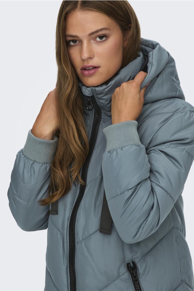 Jacqueline de Yong blauwe dames jas | Close up