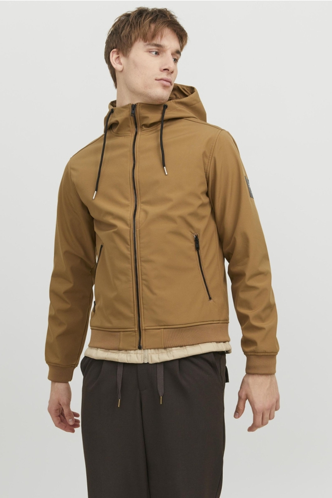 Jack & Jones camel heren jas | Model vooraanzicht