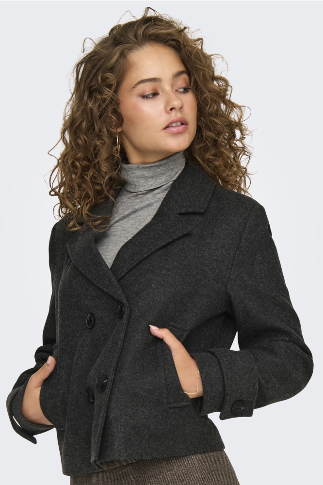 Only grijze dames jas | Model vooraanzicht