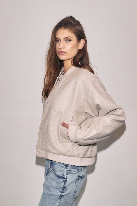Noisy may beige dames jas | Model zijaanzicht