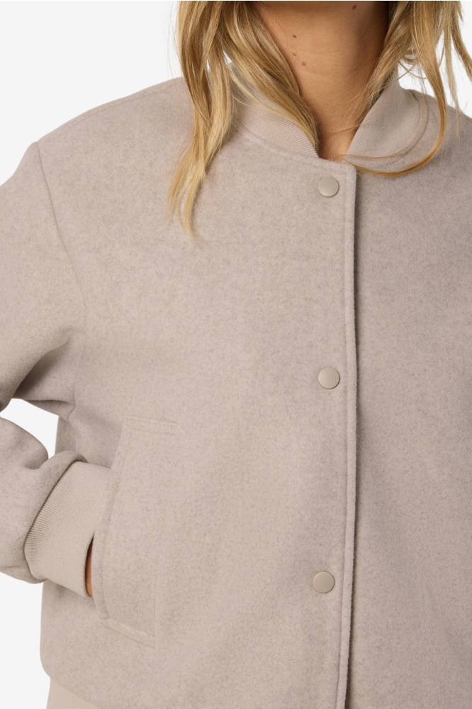 Noisy may beige dames jas | Close up