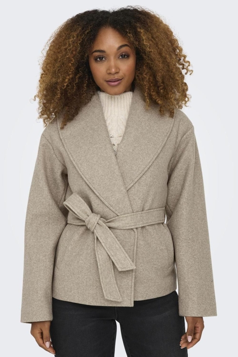 Only beige dames jas | Model vooraanzicht