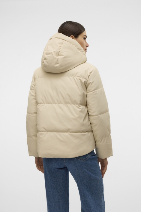 Vero Moda beige dames jas | Model achteraanzicht